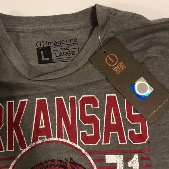 Arkansas Razorbacks T-shirt - Picture 2 of 2